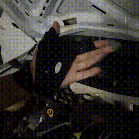 Tu mejor compañero en lugares imposibles Ilumina donde una linterna no llega.